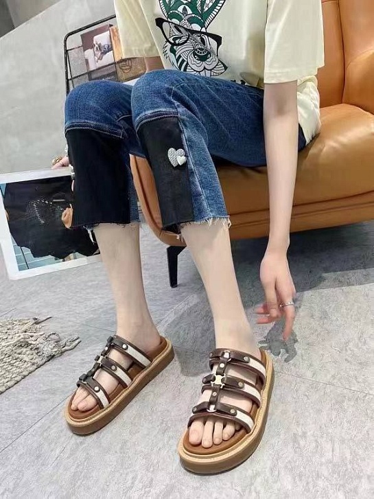 Женские кожаные шлёпанцы Celine