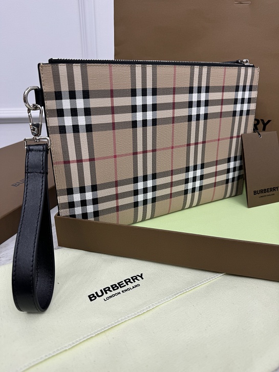 Бежевый клатч Burberry Premium 30x20x1.5 см