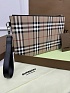 Бежевый клатч Burberry Premium 30x20x1.5 см