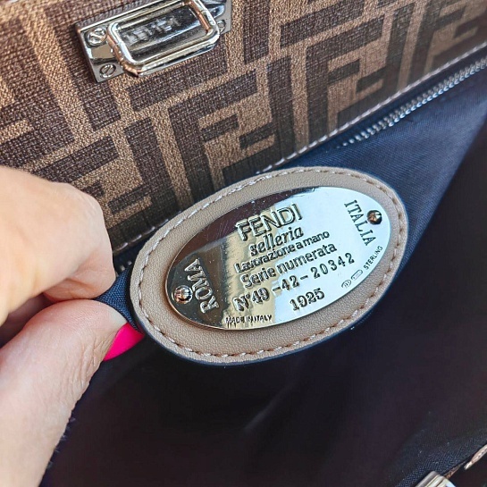 Женская кожаная сумка Fendi 30x26 см