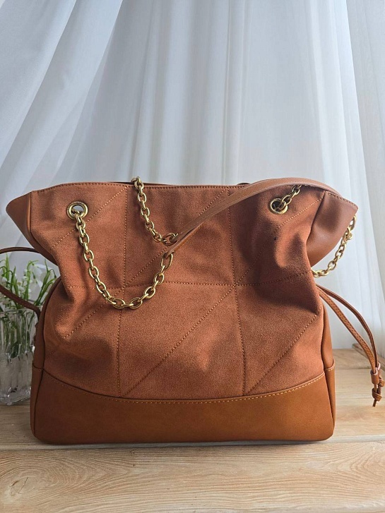 Замшевая сумка Yves Saint Laurent 38x34 см