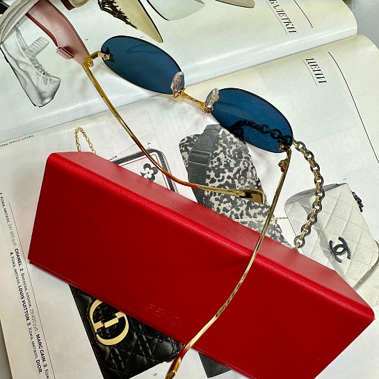 Синие солнцезащитные очки Fendi