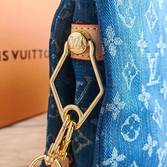Джинсовая сумка Louis Vuitton Coussin PM Monogram 27x20 см