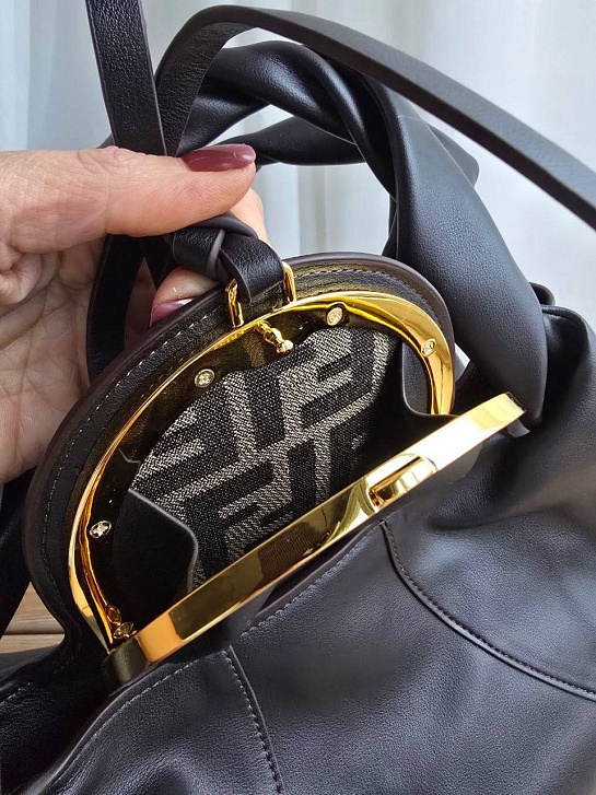 Кожаная сумка Fendi Spy - Black 38x29 см