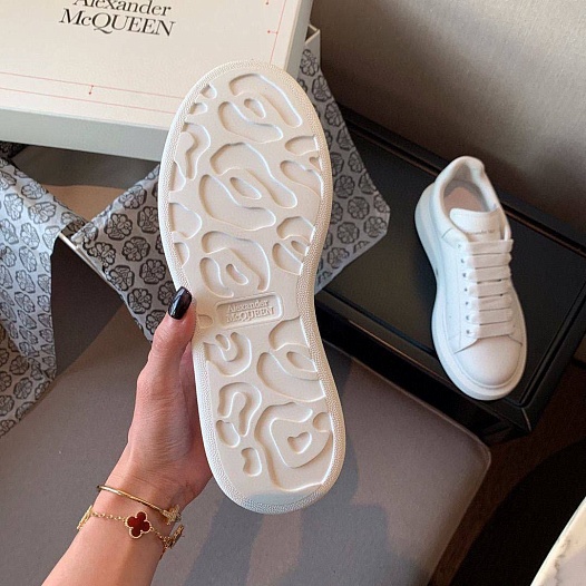 Женские кожаные кроссовки Alexander McQueen Triple White premium   