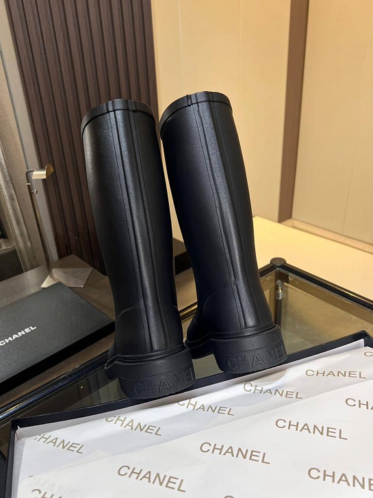 Женские резиновые сапоги Chanel чёрного цвета