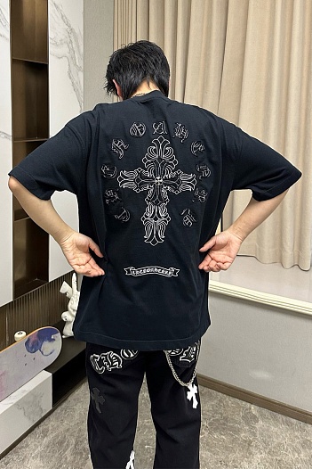 Чёрная оверсайз футболка Gothic logo   