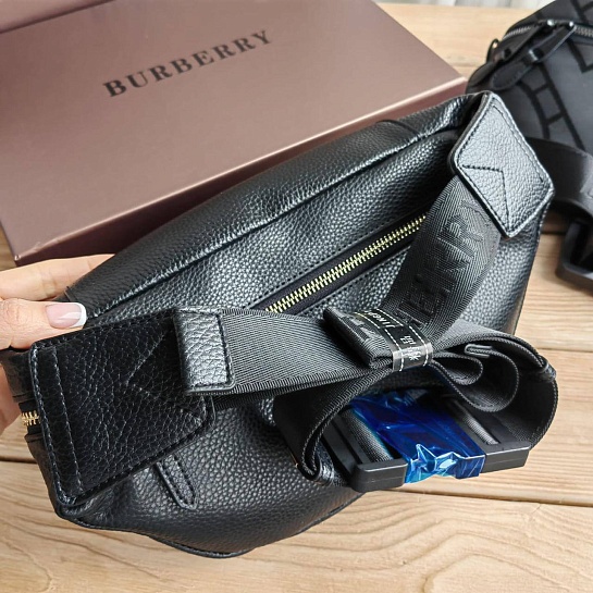 Кожаная сумка на пояс Burberry 30х17 см