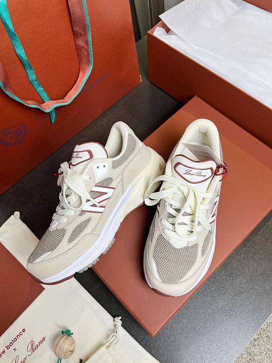 Женские кроссовки Loro Piana x New Balance Premium