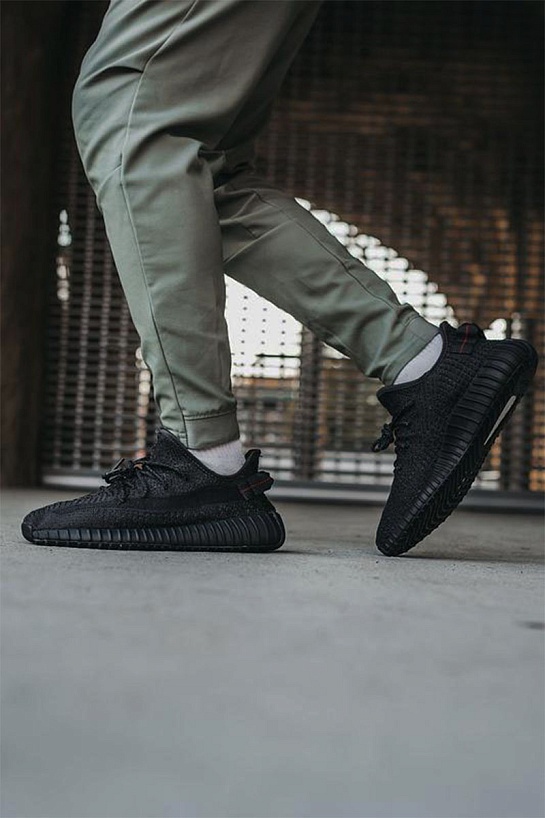 Кроссовки Adidas Yeezy Boost 350 V2 - Triple Black Premium