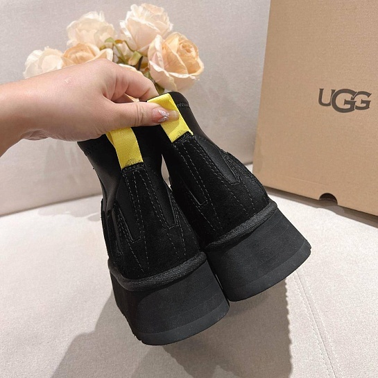 Женские ботинки с мехомм UGG Deeper - Black