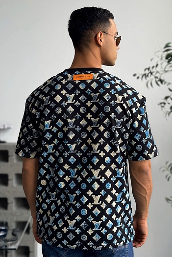 Чёрная оверсайз футболка Louis Vuitton Monogram All-over   