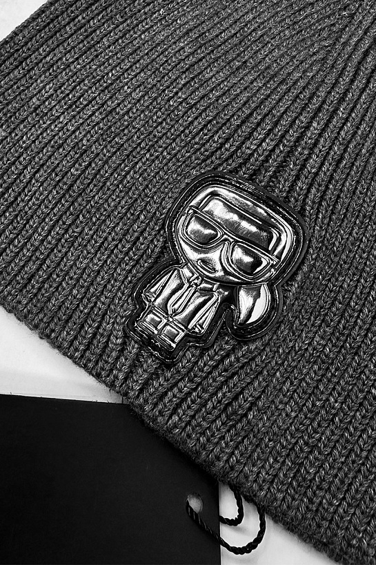Мужская шапка серого цвета Karl Lagerfeld logo-patch