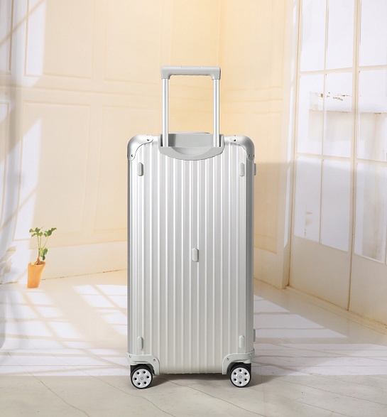 Чемодан Rimowa Aluminum Trunk Premium 77x42x36 см