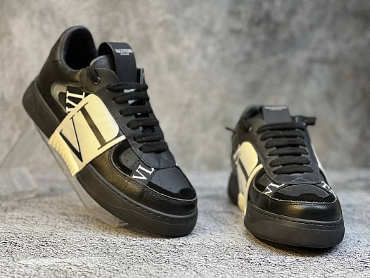 Женские кожаные кроссовки Valentino Gavani   