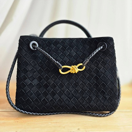 Замшевая чёрная сумка Bottega Veneta 30x23 см   