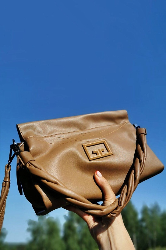 Кожаная сумка Givenchy 31x21 см (2 расцветки)