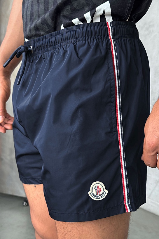 Мужские тёмно-синие шорты Moncler logo-patch