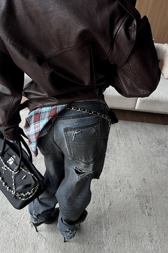 Женские рваные джинсы Balenciaga синего цвета