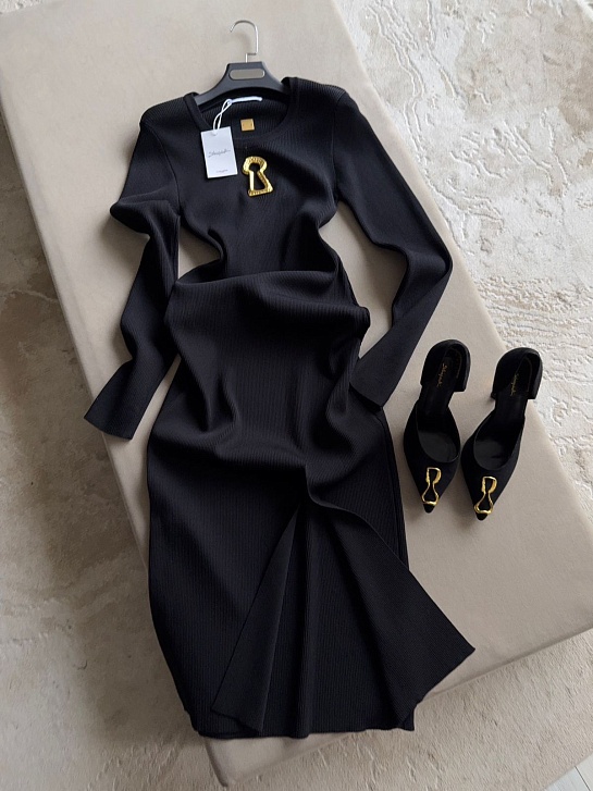 Женское чёрное платье Schiaparelli