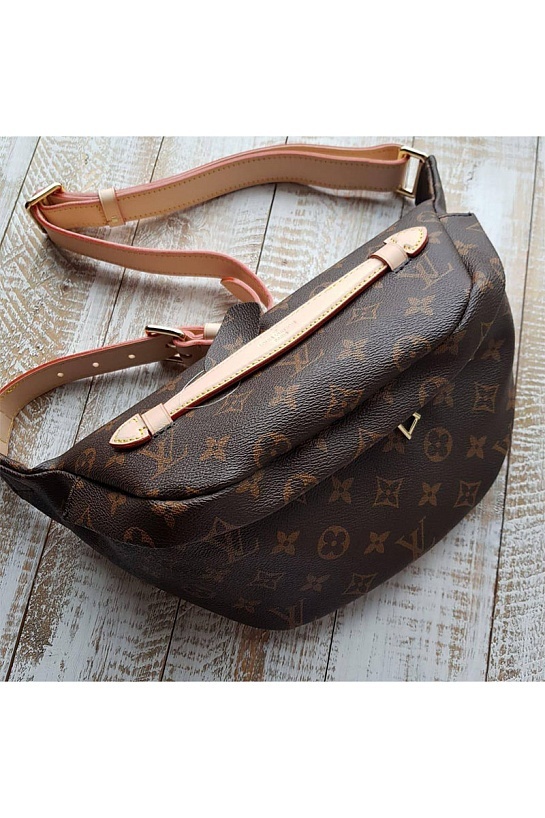 Кожаная сумка на пояс Louis Vuitton Bumbag Monogram 28x14 см