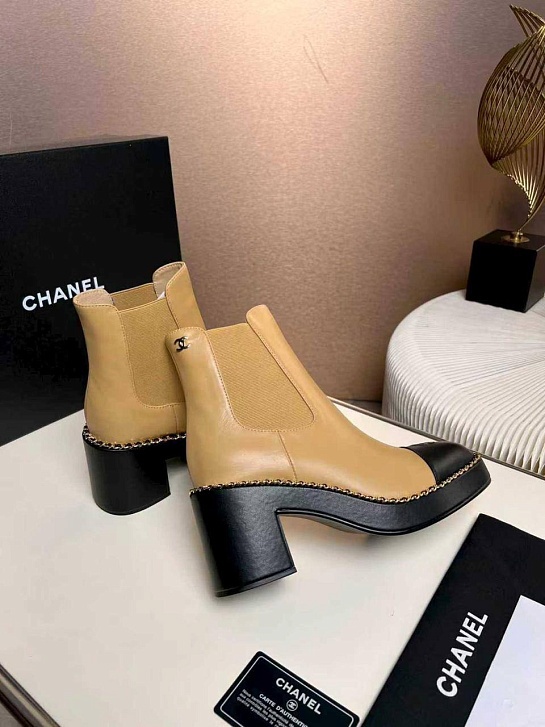 Женские кожаные сапоги Chanel premium - Beige