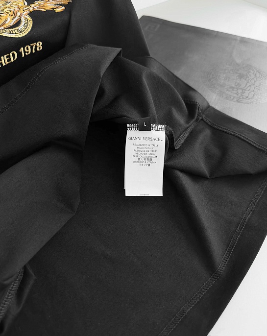 Чёрная футболка Versace Coupe Blason embroidered