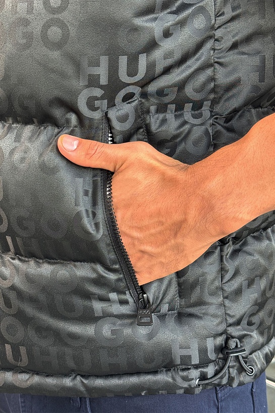 Мужской чёрный жилет Hugo Boss Baltino engraved-logo