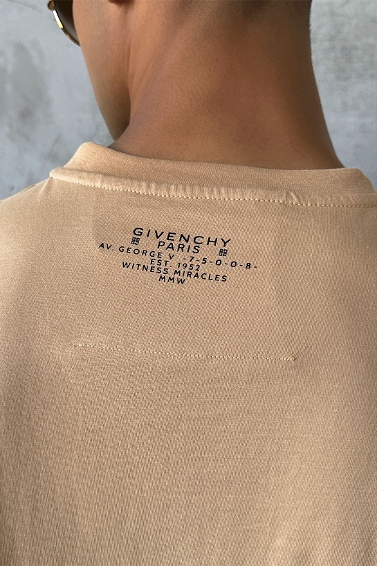 Бежевая оверсайз футболка Givenchy Barbed Wire