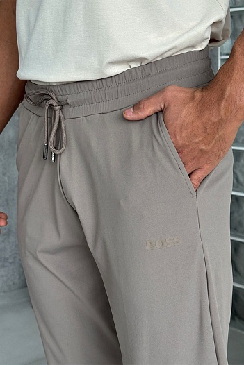 Спортивные штаны Hugo Boss бежевого цвета   