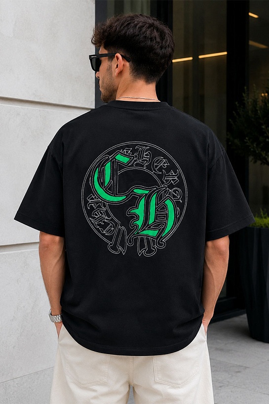 Чёрная оверсайз футболка Gothic logo