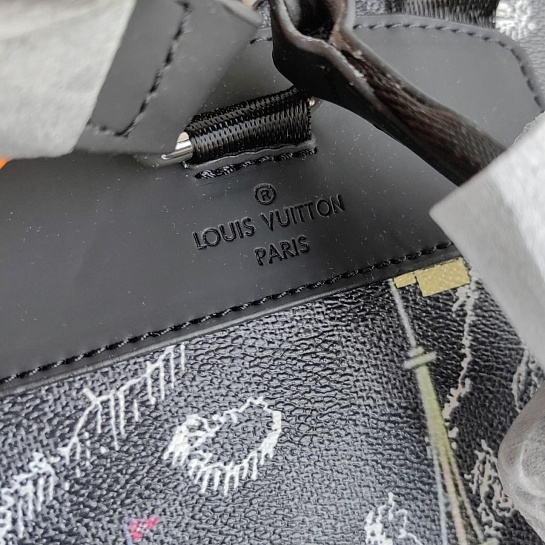 Кожаный рюкзак Louis Vuitton Discovery Damier 38x30x14 см