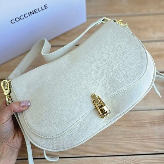 Кожаная сумка Coccinelle Magie 28x18 см