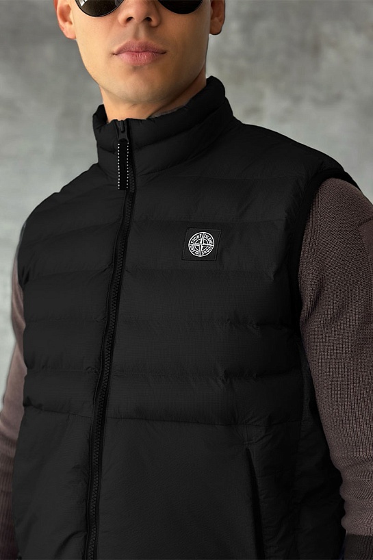 Мужской жилет чёрного цвета Stone Island compass badge