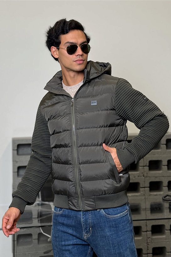 Зелёная куртка Hugo Boss с вязаными рукавами