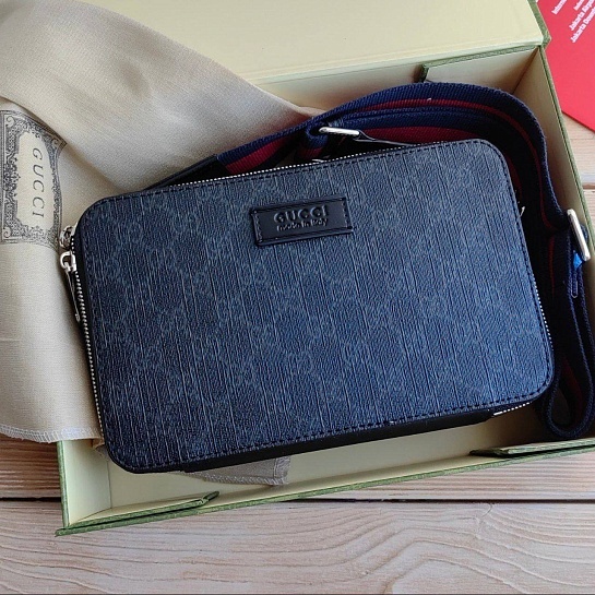 Мужская сумка Gucci на плечо с узором GG Supreme 22x14 см
