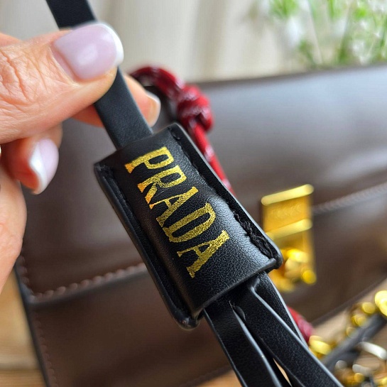 Кожаная сумка Prada Small Soft Sound 23x14 см