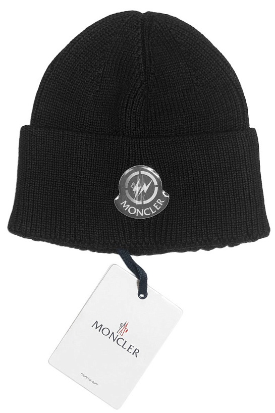 Брендовая шапка Moncler чёрного цвета