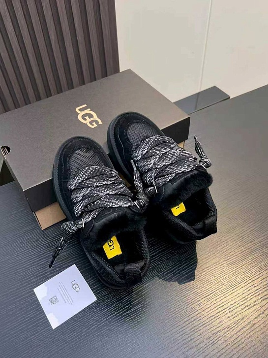 Женские замшевые ботинки UGG Lowmel