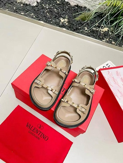 Женские кожаные сандалии Valentino Rockstud   