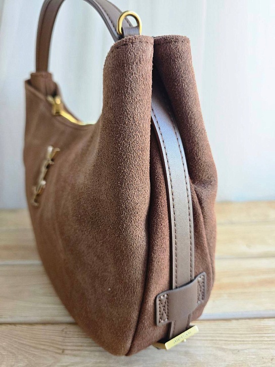 Замшевая сумка Yves Saint Laurent Le 31x20