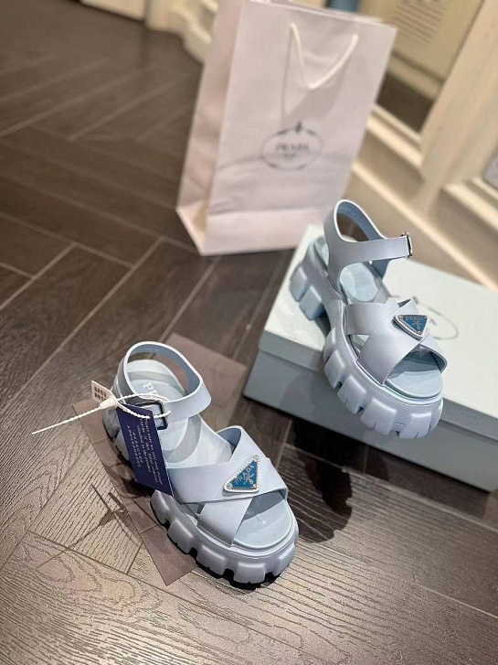 Женские кожаные сандалии Prada Monolith Fisherman - Blue