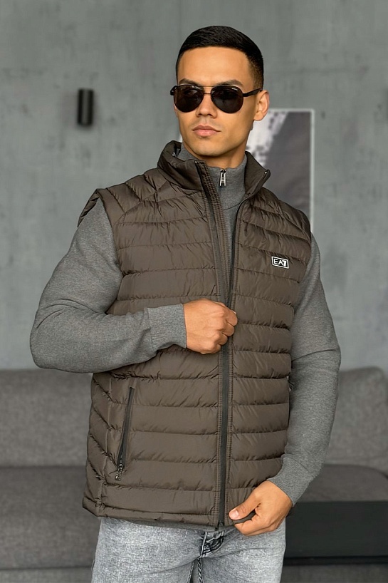 Мужской жилет Emporio Armani 7 зелёного цвета