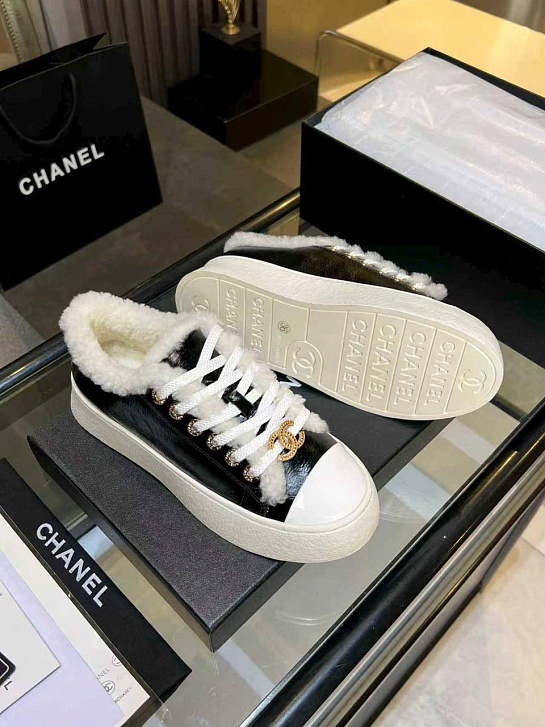 Женские кожаные кроссовки с мехом Chanel premium - Black