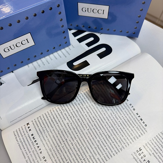 Солнцезащитные очки Gucci GG logo