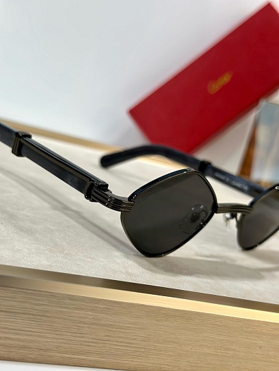 Солнцезащитные очки Cartier   