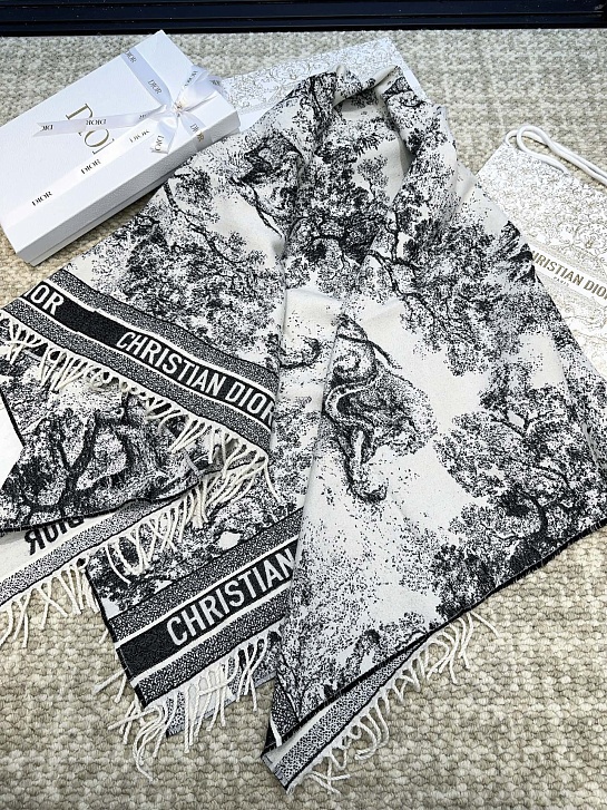 Шарф Dior Toile de Jouy Sauvage premium 140x140 см
