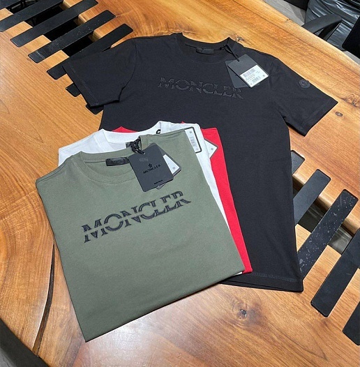 Мужская футболка Moncler красного цвета   