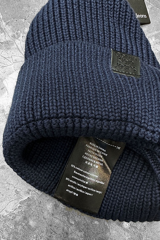 Шапка синего цвета Calvin Klein logo-patch