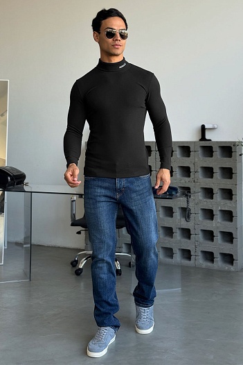 Утеплённая водолазка Moncler чёрного цвета   